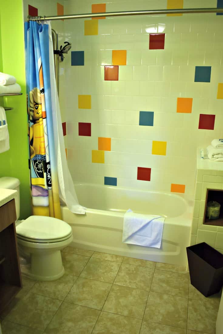 LEGOLAND Beach Retreat Bathroom