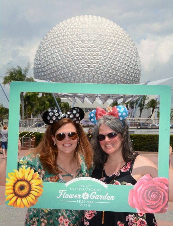 What to wear to disney world Epcot International Flower and Garden Festival Sisters